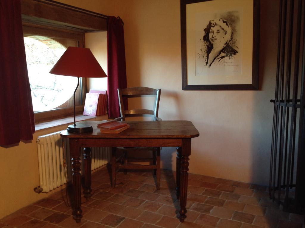 Domaine Du Ris De Feu Chambres D'Hotes De Charme Chalais  Zimmer foto