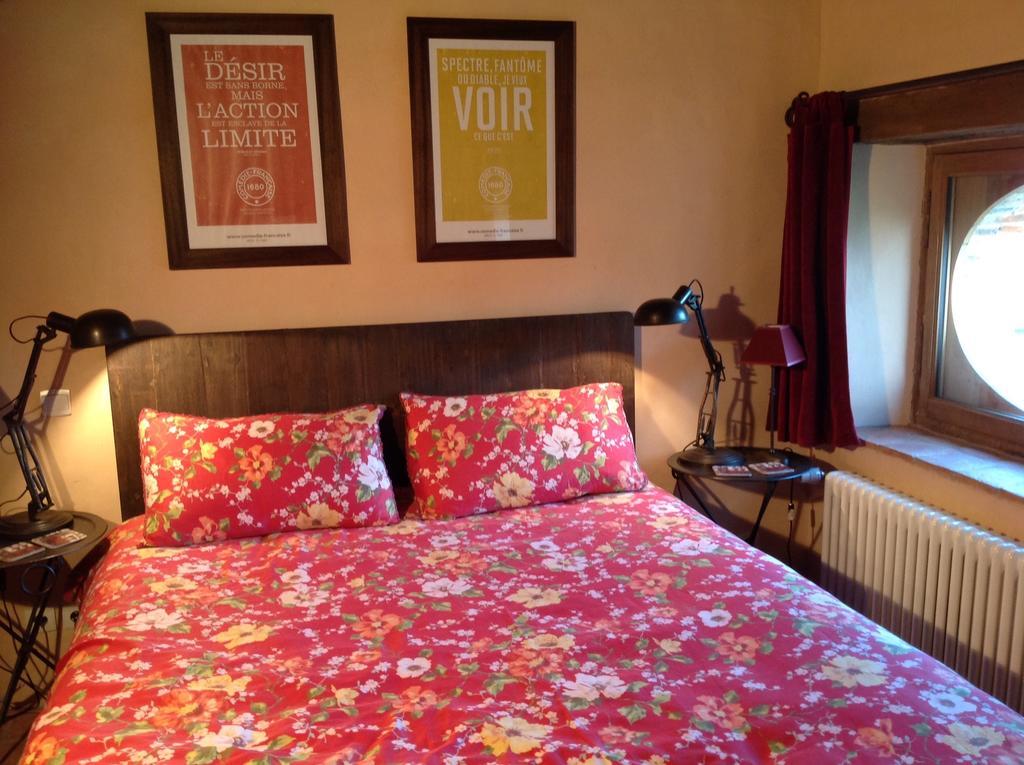 Domaine Du Ris De Feu Chambres D'Hotes De Charme Chalais  Zimmer foto